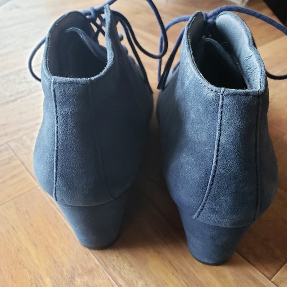Vionic Becca Suede Wedge Bootie 6.5 - Picture 6 of 7